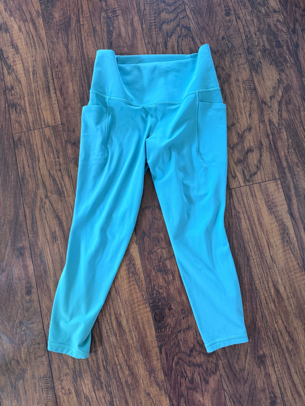 Athleta Salutation Stash High Rise 7/8 Leggings, size Petite Small in Juniper